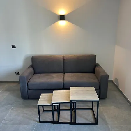 T2, Neuf, Climatisé Avec Terrrasse *